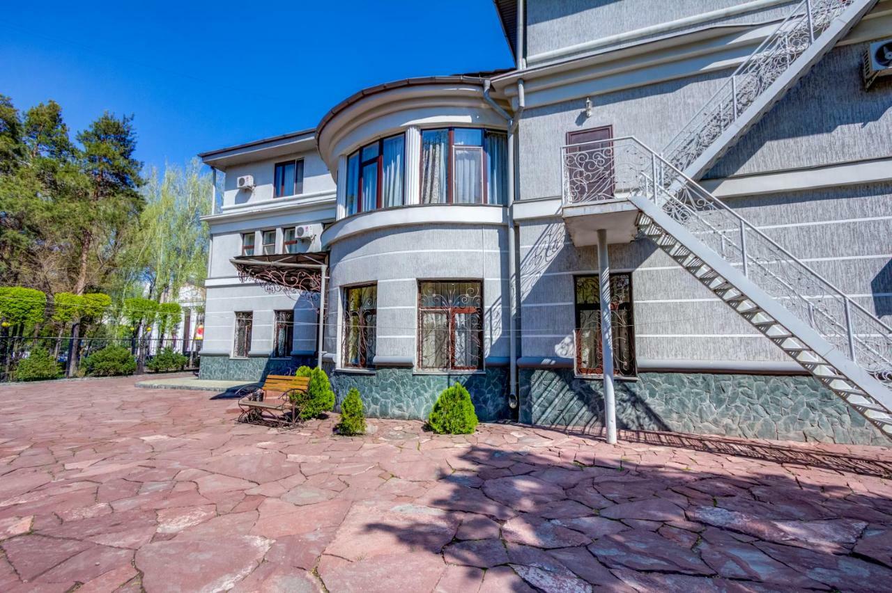 Navat Hotel Bischkek Exterior foto